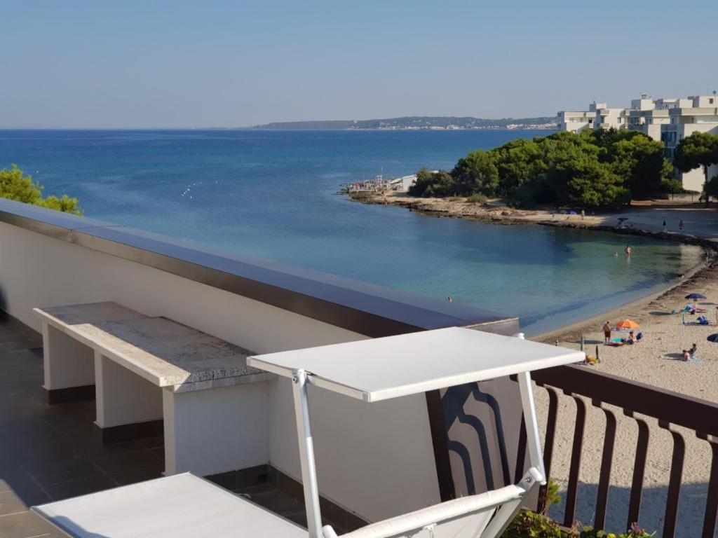 Suite Con Terrazzo Sul Mare E Discesa In Spiaggia A Gallipoli Exterior foto