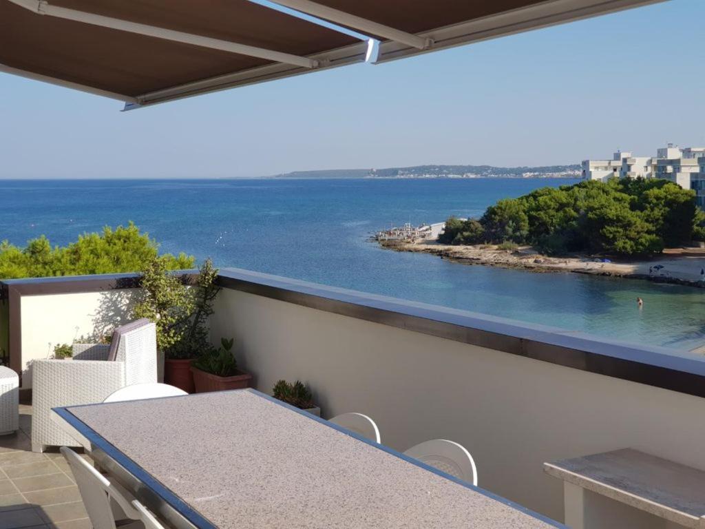 Suite Con Terrazzo Sul Mare E Discesa In Spiaggia A Gallipoli Exterior foto